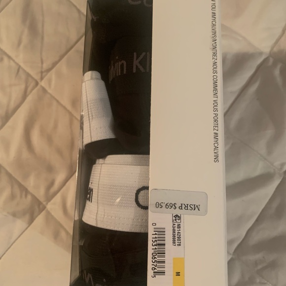 CALVIN KLEIN BLACK MALE BOXER BRIEFS, SIZE MEDIUM, NEW IN BOX. - Picture 3 of 5
